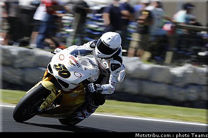australie_2011_sbk_guintoli_3.jpg