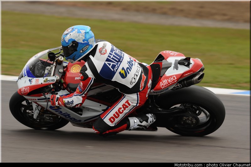 sbk_checa_07_angleterre_donington_2011