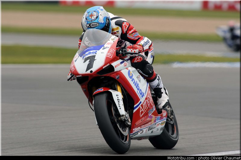 sbk_checa_12_angleterre_donington_2011