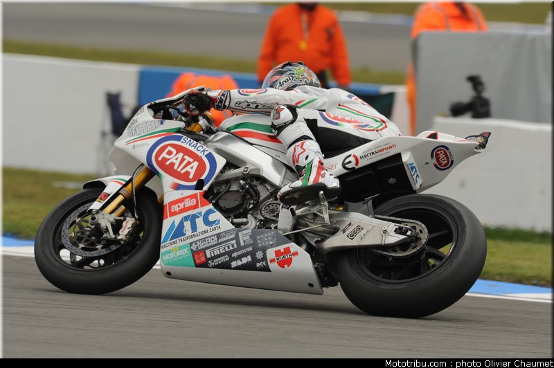 sbk_haga_13_angleterre_donington_2011