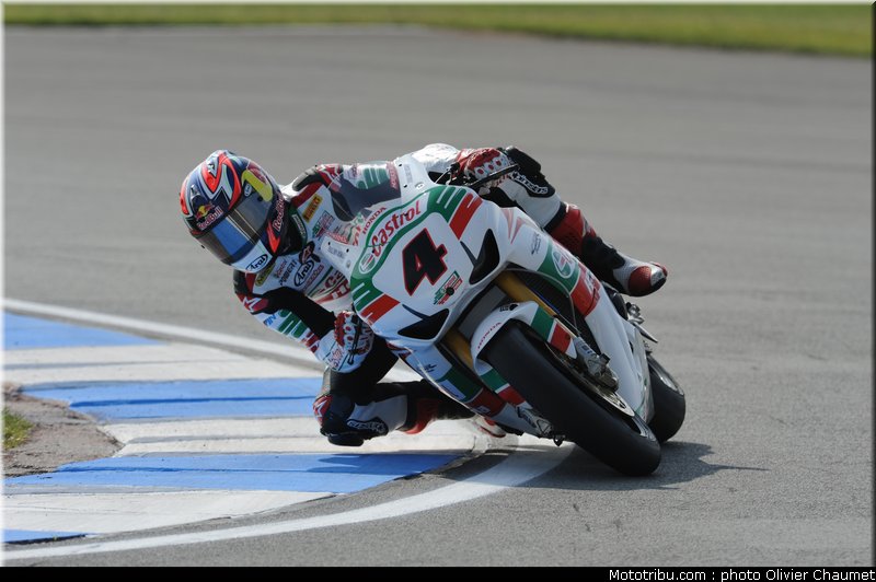 sbk_rea_02_angleterre_donington_2011