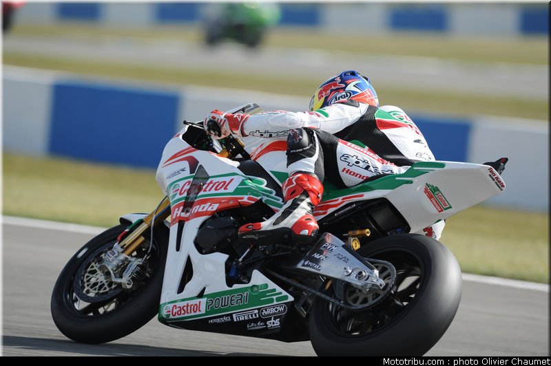 sbk_rea_04_angleterre_donington_2011