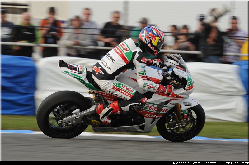 sbk_rea_05_angleterre_donington_2011