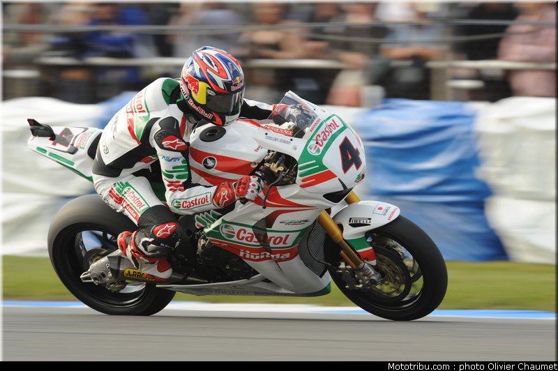 sbk_rea_06_angleterre_donington_2011