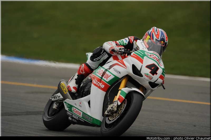 sbk_rea_08_angleterre_donington_2011