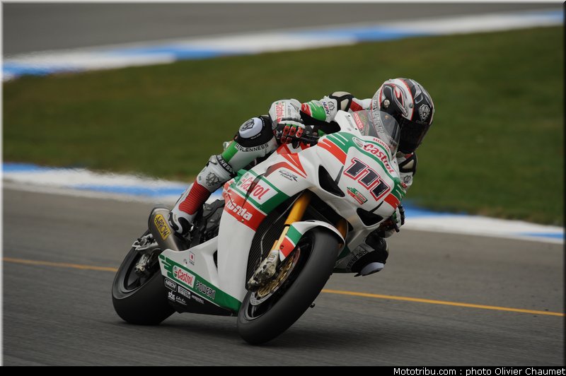 sbk_xaus_5_angleterre_donington_2011