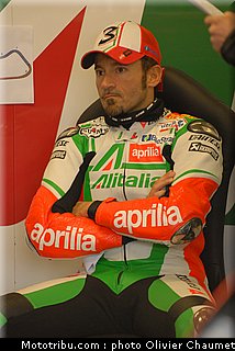sbk_biaggi_02_angleterre_donington_2011.jpg