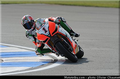 sbk_biaggi_03_angleterre_donington_2011.jpg