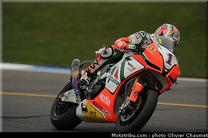 sbk_biaggi_08_angleterre_donington_2011.jpg