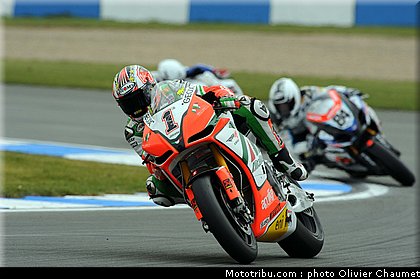 sbk_biaggi_09_angleterre_donington_2011.jpg