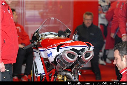 sbk_checa_02_angleterre_donington_2011.jpg