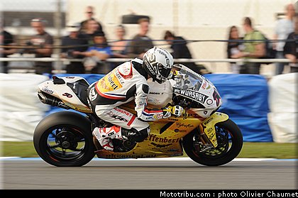 sbk_guintoli_1_angleterre_donington_2011.jpg