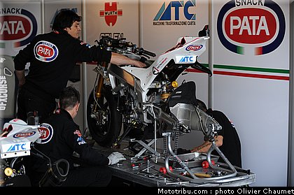 sbk_haga_03_angleterre_donington_2011.jpg