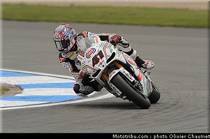 sbk_haga_12_angleterre_donington_2011.jpg