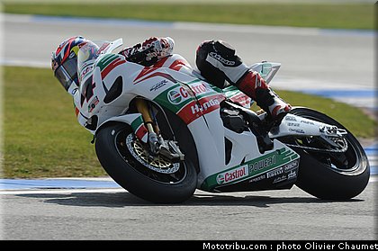 sbk_rea_03_angleterre_donington_2011.jpg