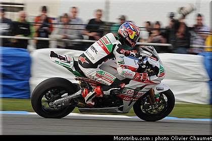 sbk_rea_05_angleterre_donington_2011.jpg
