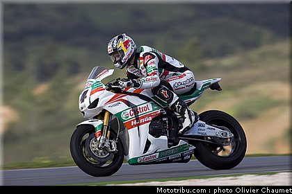 sbk_rea_11_angleterre_donington_2011.jpg