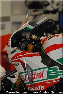 sbk_xaus_8_angleterre_donington_2011.jpg