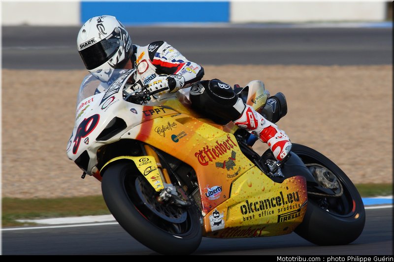 sbk_guintoli_03_angleterre_donington_2011