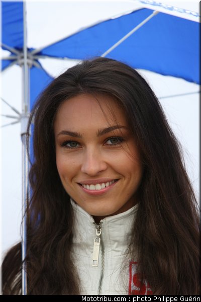 sbk_pitbabes_05_angleterre_donington_2011