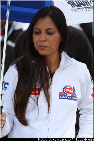 sbk_pitbabes_13_angleterre_donington_2011