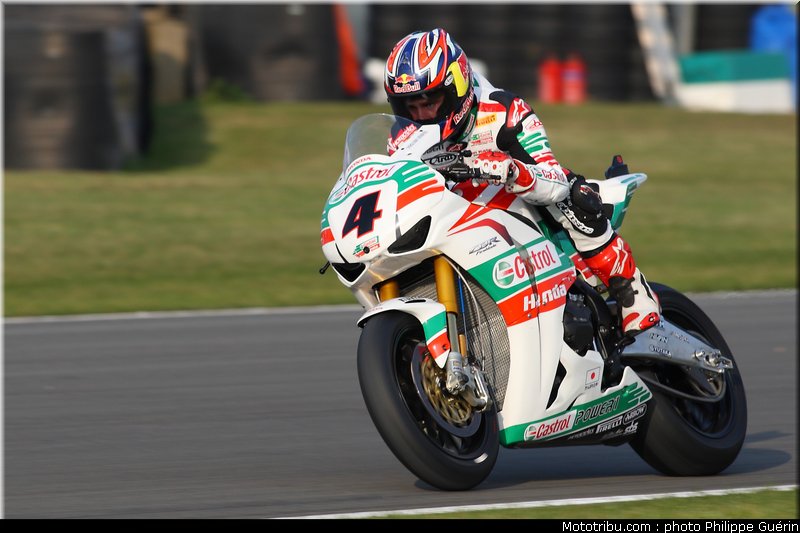 sbk_rea_02_angleterre_donington_2011