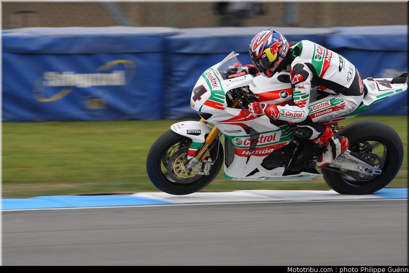 sbk_rea_04_angleterre_donington_2011