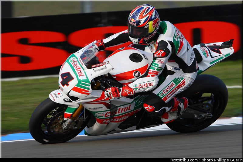 sbk_rea_05_angleterre_donington_2011