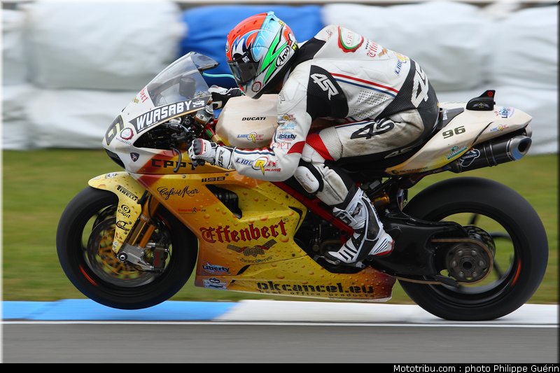 sbk_smrz_13_angleterre_donington_2011