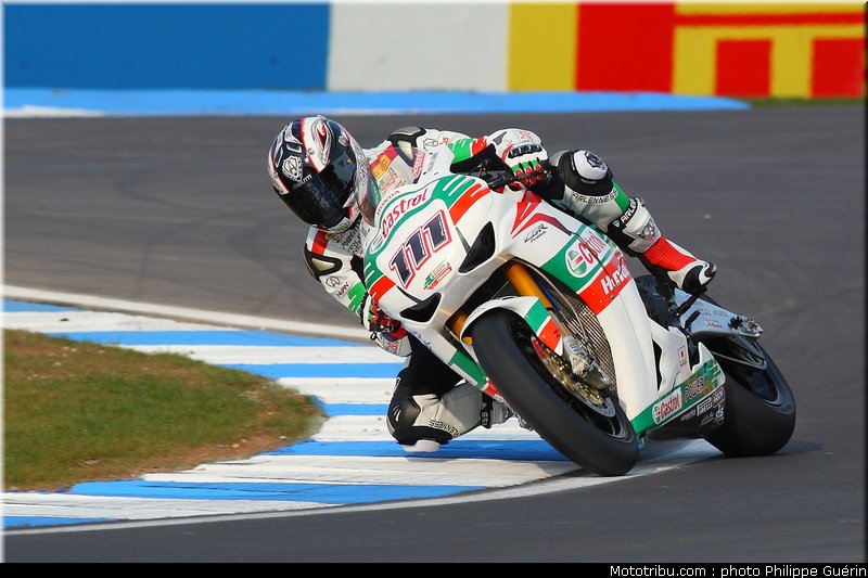sbk_xaus_03_angleterre_donington_2011