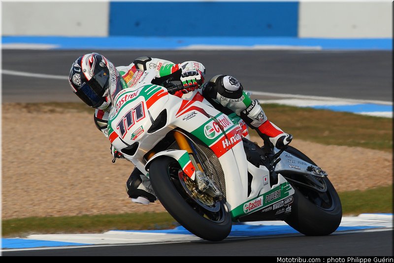 sbk_xaus_04_angleterre_donington_2011