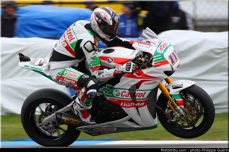 sbk_xaus_05_angleterre_donington_2011