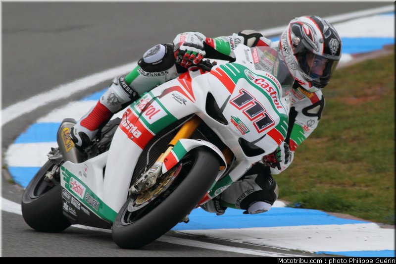 sbk_xaus_07_angleterre_donington_2011