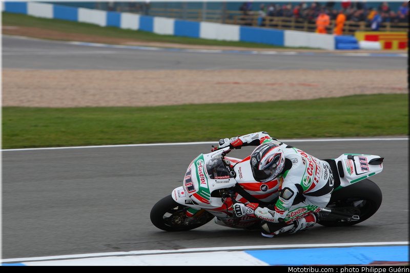 sbk_xaus_11_angleterre_donington_2011