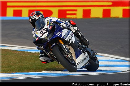 sbk_melandri_06_angleterre_donington_2011.JPG