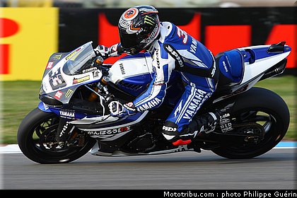 sbk_melandri_13_angleterre_donington_2011.JPG
