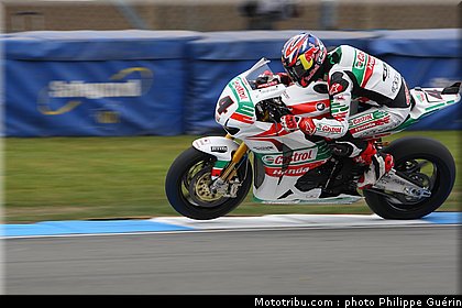 sbk_rea_04_angleterre_donington_2011.JPG
