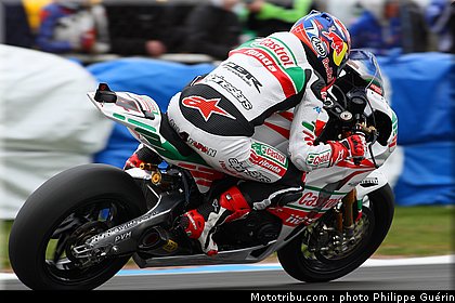 sbk_rea_09_angleterre_donington_2011.JPG