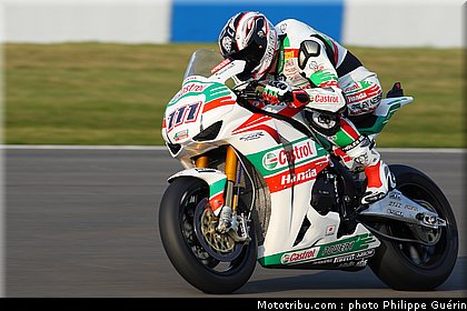 sbk_xaus_02_angleterre_donington_2011.JPG
