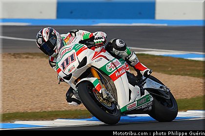 sbk_xaus_04_angleterre_donington_2011.JPG