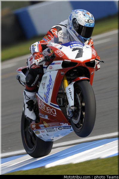 sbk_checa_2_angleterre_donington_2011