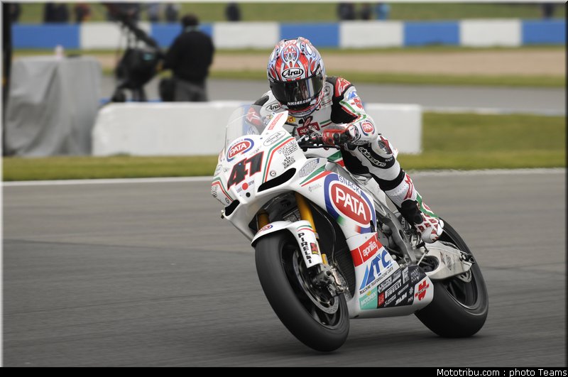 sbk_haga_10_angleterre_donington_2011