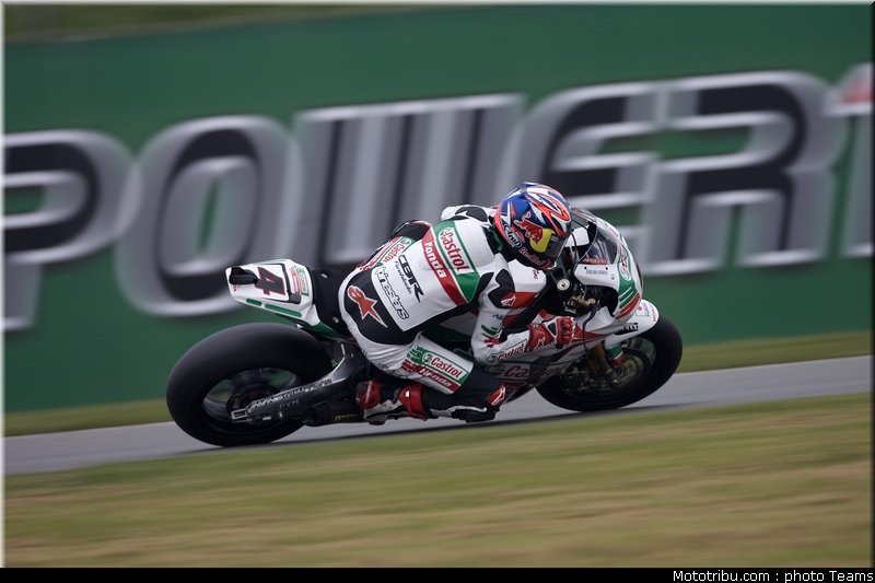 sbk_rea_11_angleterre_donington_2011