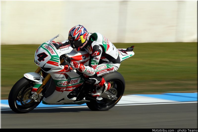 sbk_rea_17_angleterre_donington_2011