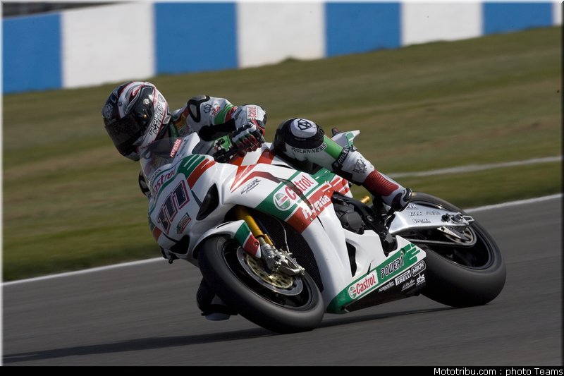 sbk_xaus_05_angleterre_donington_2011