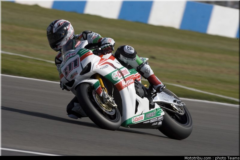 sbk_xaus_06_angleterre_donington_2011