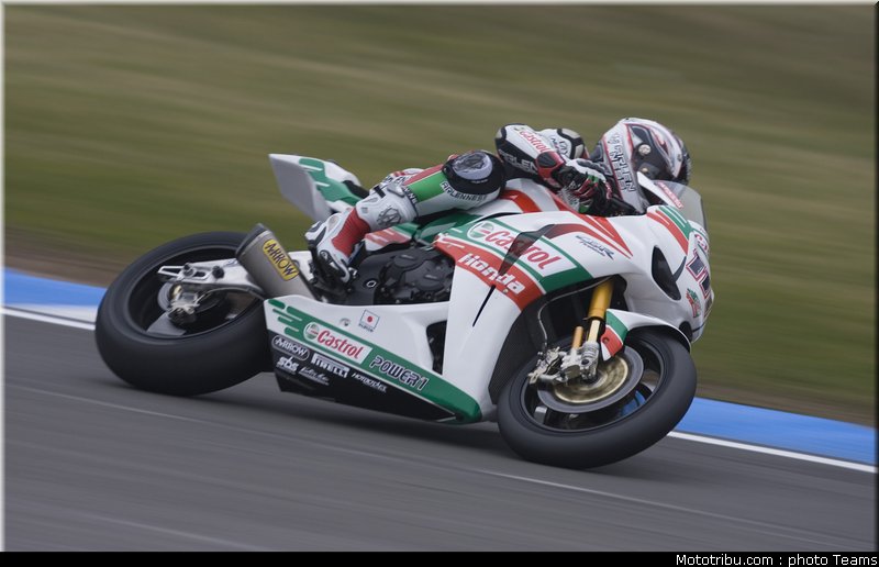 sbk_xaus_07_angleterre_donington_2011