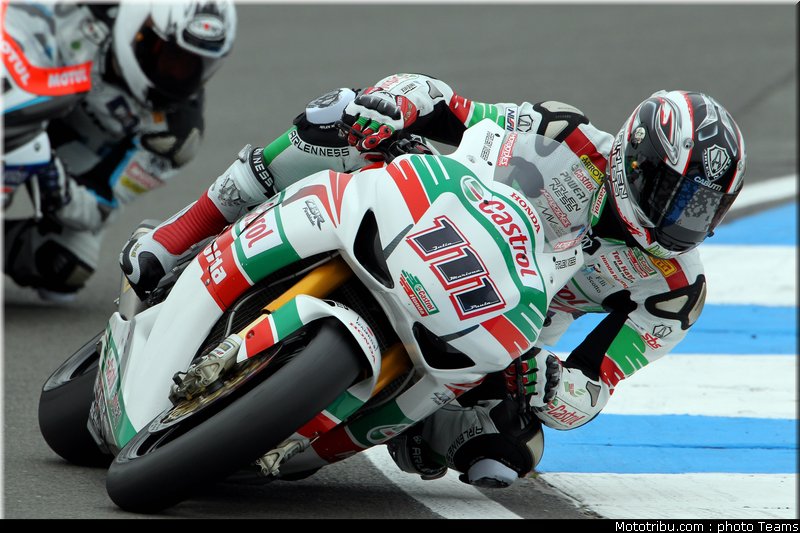 sbk_xaus_12_angleterre_donington_2011