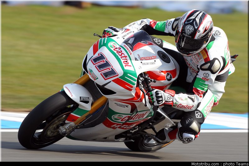 sbk_xaus_15_angleterre_donington_2011