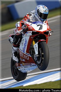 sbk_checa_2_angleterre_donington_2011.jpg